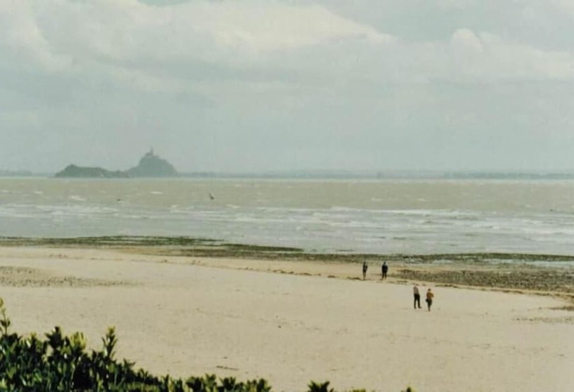 مبيت وإفطار A L'abri Des Vents