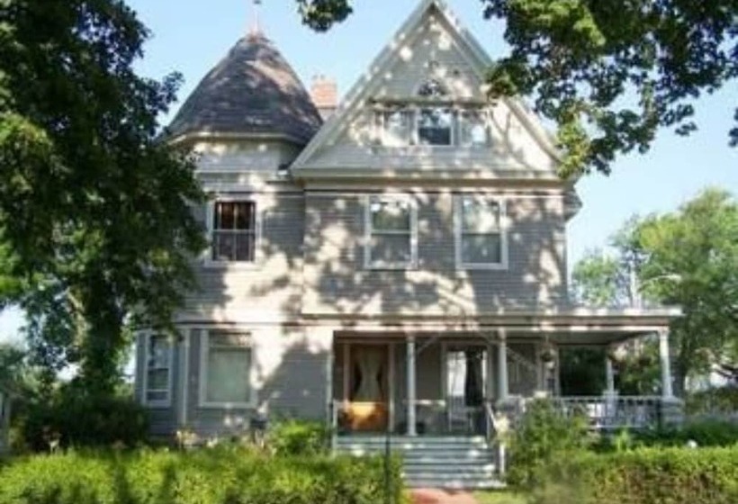 مبيت وإفطار Mcconnell Inn