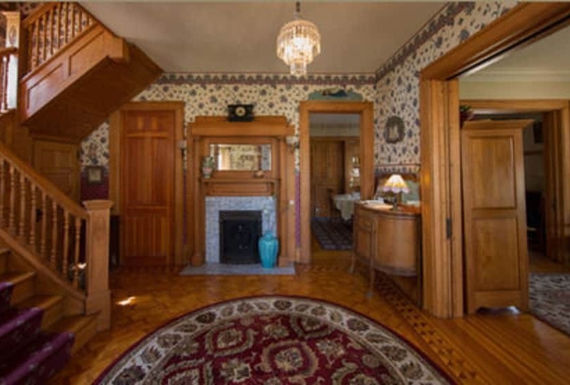 مبيت وإفطار Mcconnell Inn