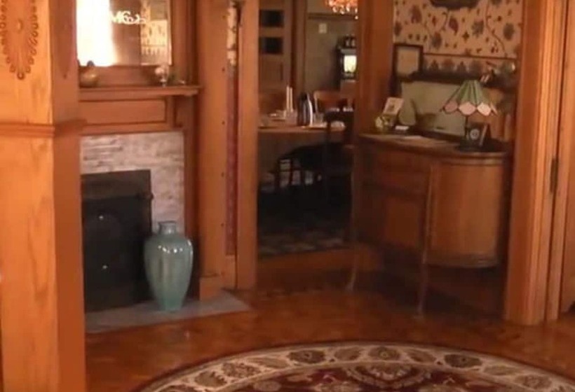 مبيت وإفطار Mcconnell Inn