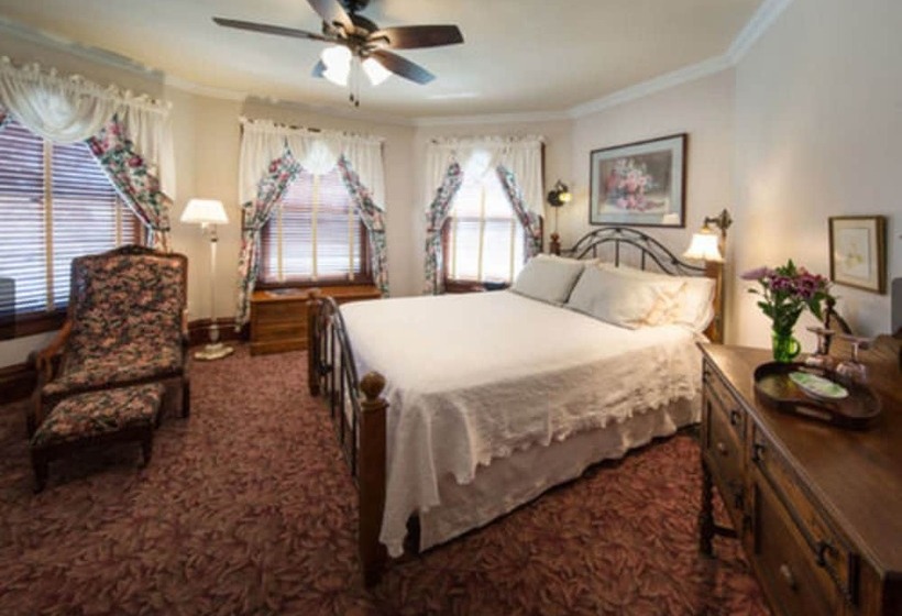 مبيت وإفطار Mcconnell Inn