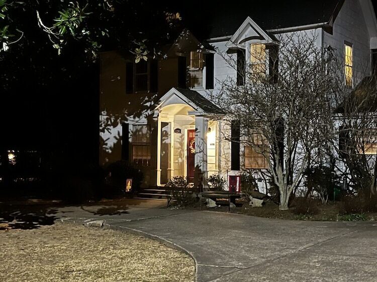 مبيت وإفطار Sassafras Inn