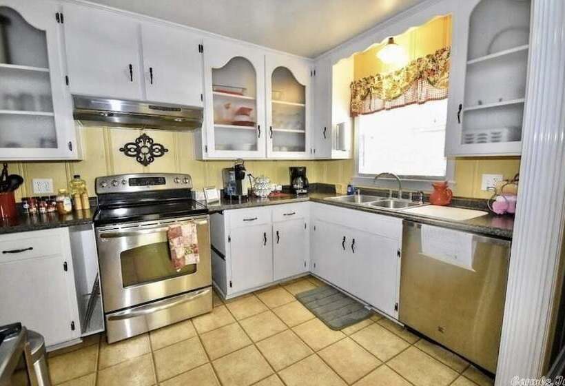 مبيت وإفطار Sassafras Inn