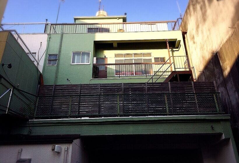 Cafe & Guest House Sofarii Hostel