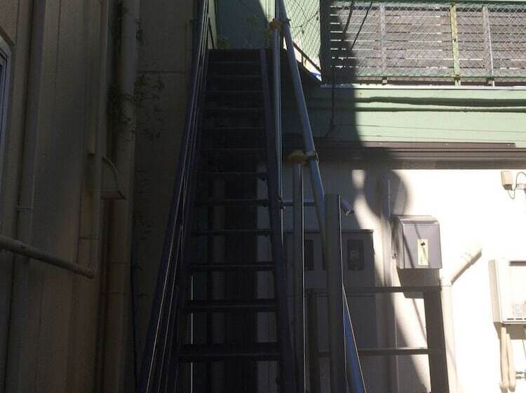 Cafe & Guest House Sofarii Hostel