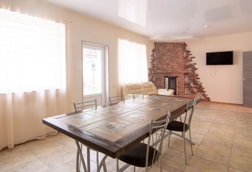 Country Hotel Hvoinyi