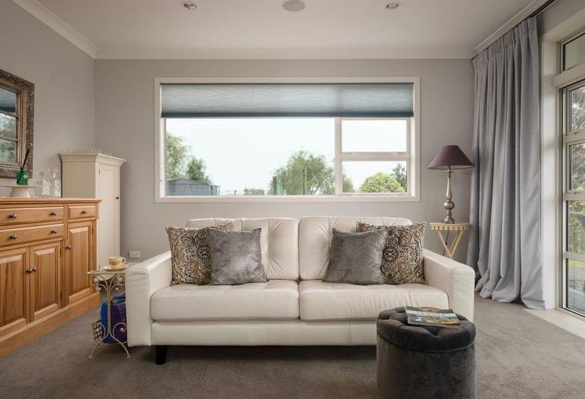 De Preaux Lodge Luxury Bed & Breakfast