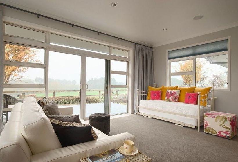 De Preaux Lodge Luxury Bed & Breakfast