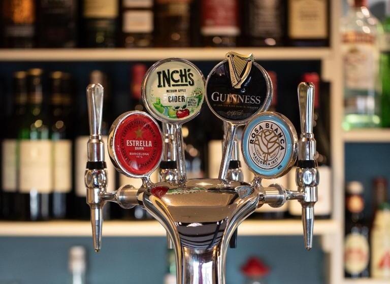 簡易ホテル The Pheasant Pub At Gestingthorpe Stylish Boutique Rooms In The Coach House