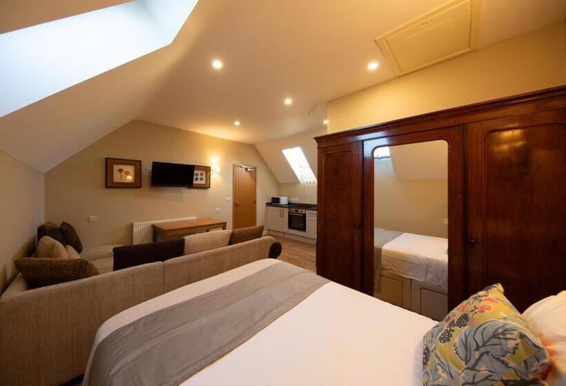 簡易ホテル The Pheasant Pub At Gestingthorpe Stylish Boutique Rooms In The Coach House