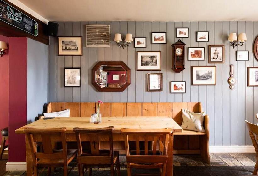 פונדק The Plough