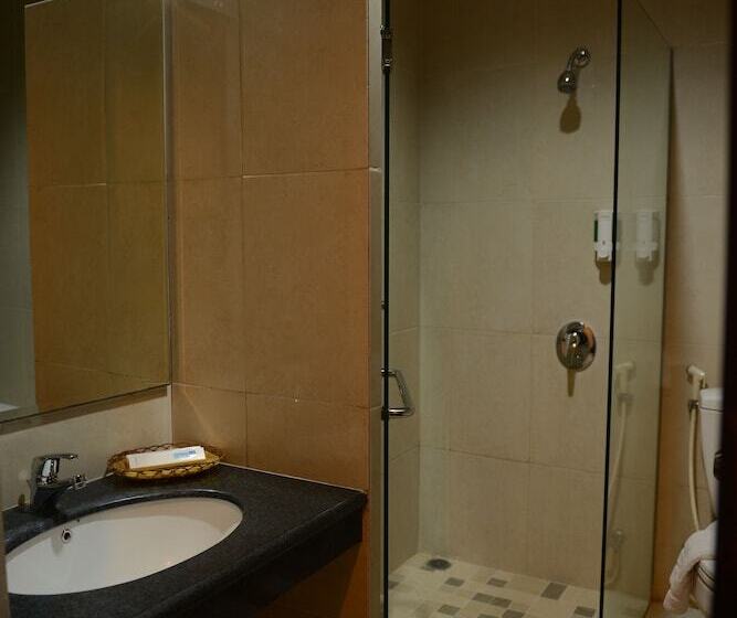 酒店 88 Diponegorojember By Wh