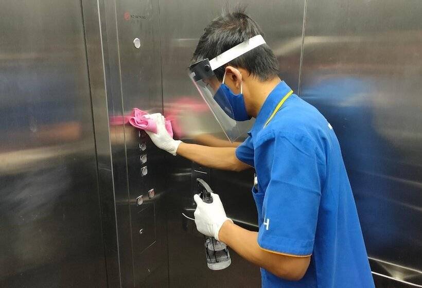 酒店 88 Diponegorojember By Wh