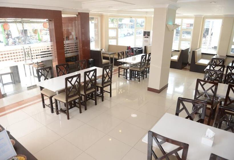 酒店 88 Diponegorojember By Wh