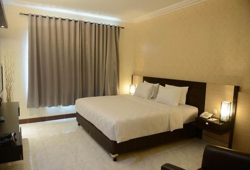 酒店 88 Diponegorojember By Wh