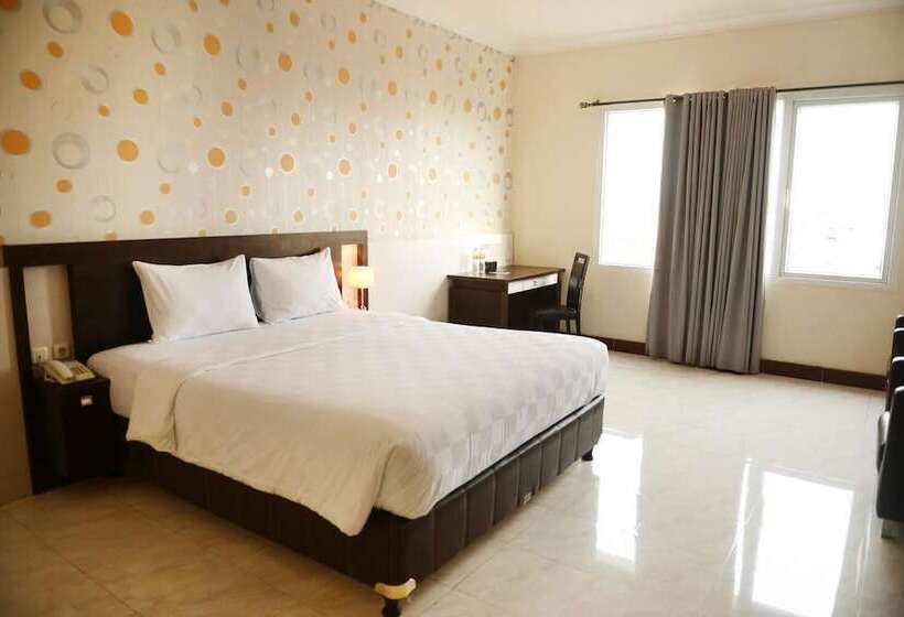 酒店 88 Diponegorojember By Wh