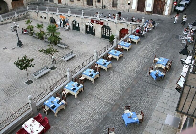 ホテル Alojamientos Plaza Mayor