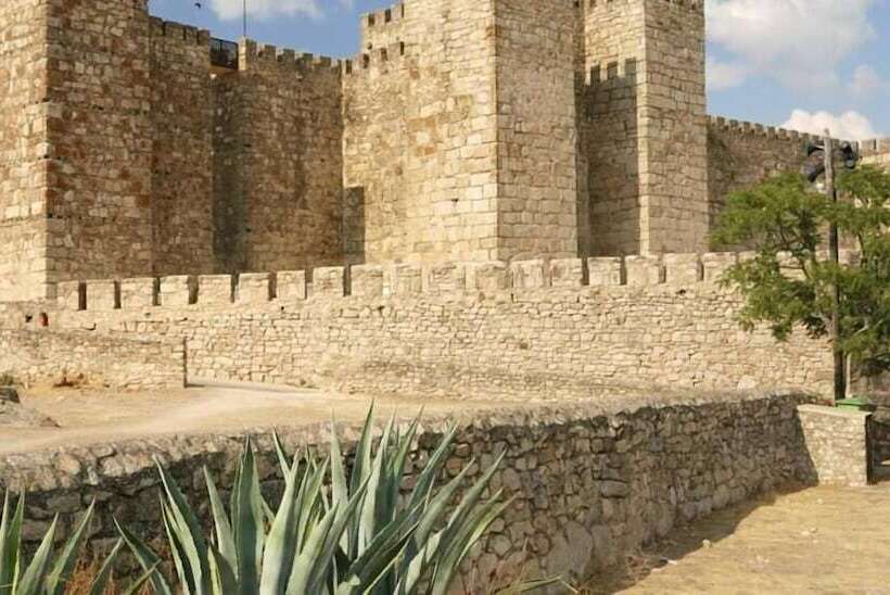 ホテル Alojamientos Plaza Mayor