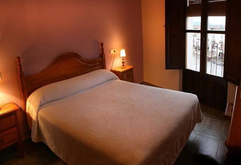 ホテル Alojamientos Plaza Mayor