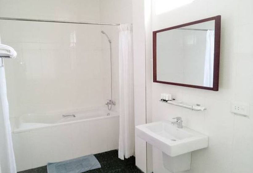 Отель Azura Beach Resort