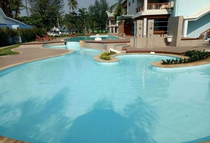 Отель Azura Beach Resort