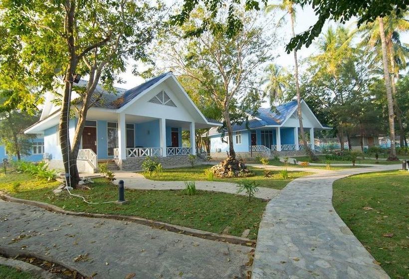 Отель Azura Beach Resort