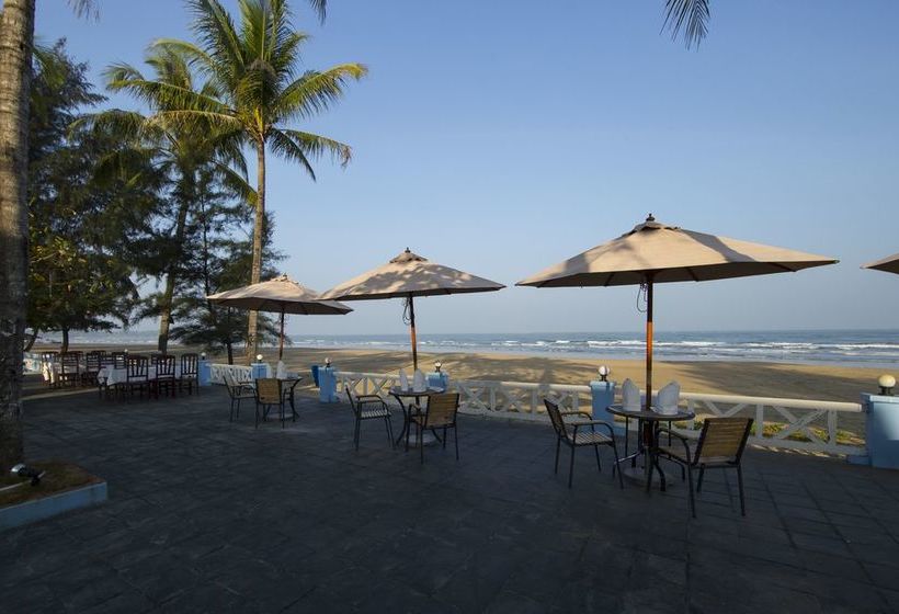 Отель Azura Beach Resort