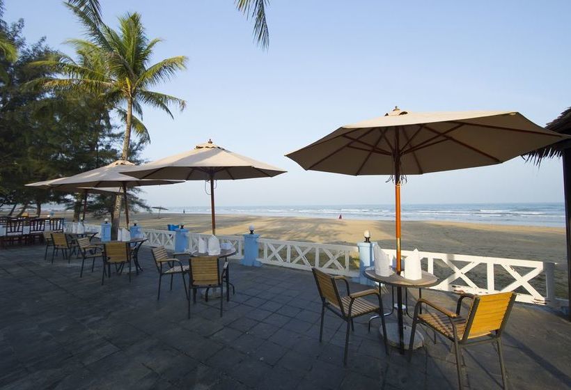 Отель Azura Beach Resort