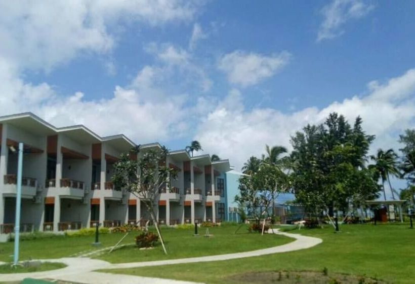 Отель Azura Beach Resort