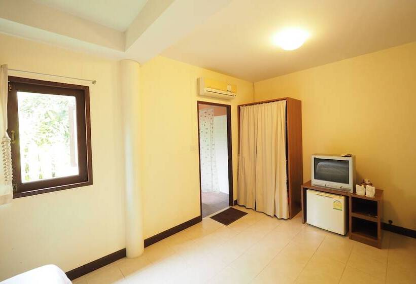 فندق Baan Suan Amphawa