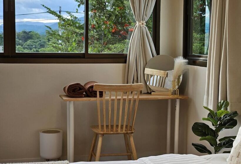 בית מלון כפרי Charming Home Resort