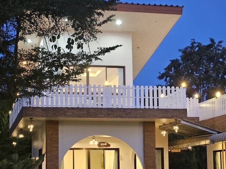 בית מלון כפרי Charming Home Resort