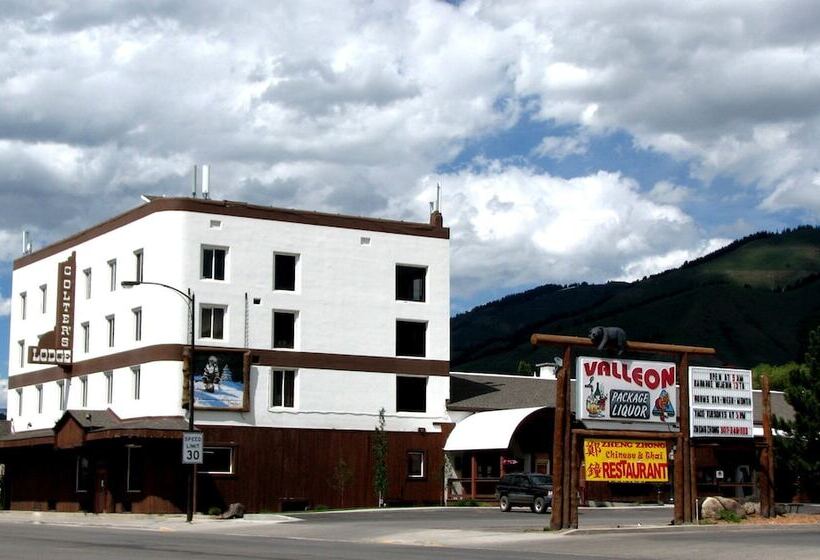Отель Colter's Lodge