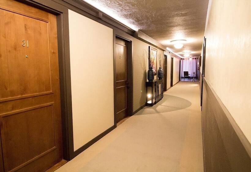 Отель Colter's Lodge