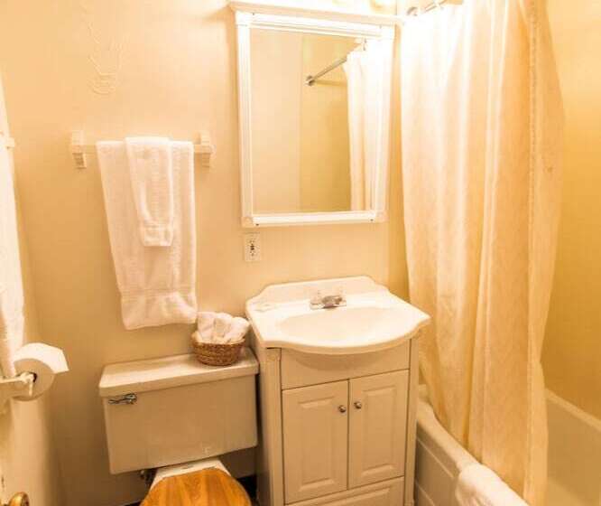 Отель Colter's Lodge