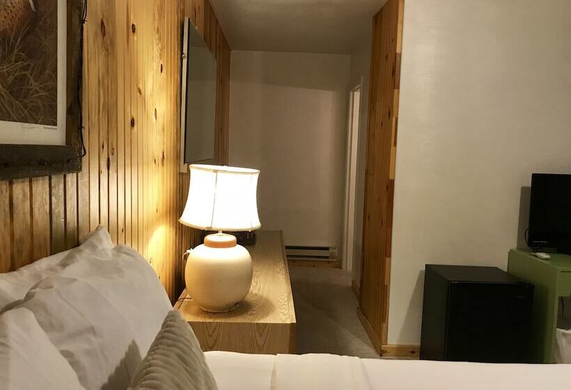 Отель Colter's Lodge