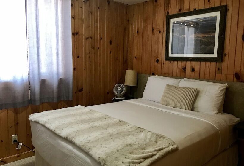 Отель Colter's Lodge