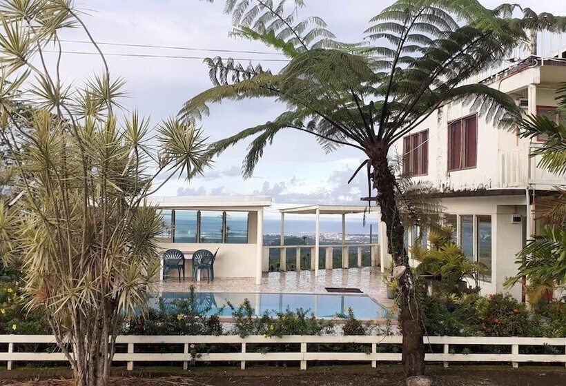 هتل Dave Parker Eco Lodge