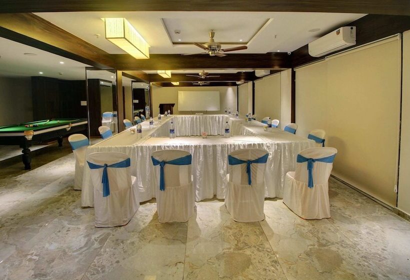 酒店 De Grand Riviera