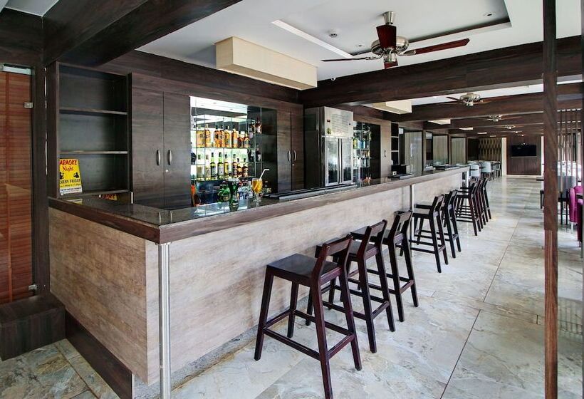 酒店 De Grand Riviera