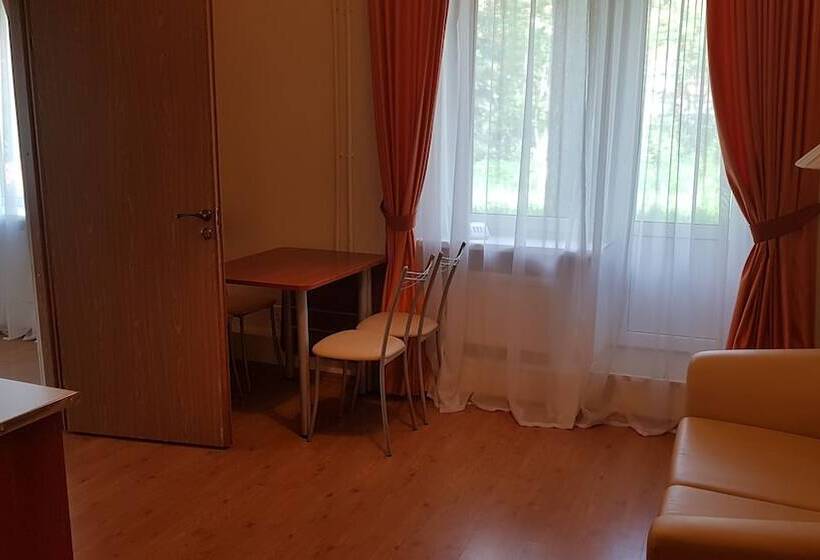 בית מלון כפרי Dom Tvorchestva Arkhitektor