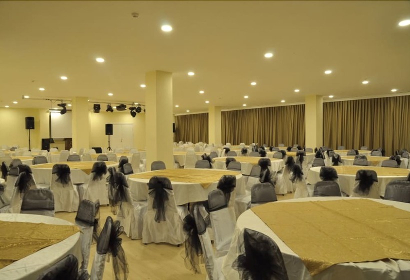 בית מלון כפרי Etap Altinel Aliaga