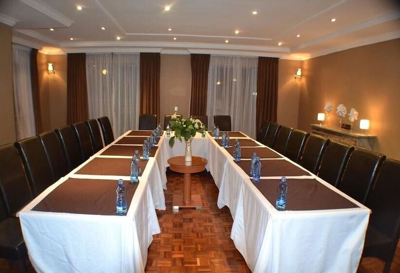 فندق Fasil International