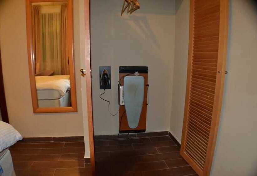 فندق Fasil International