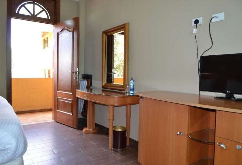 فندق Fasil International