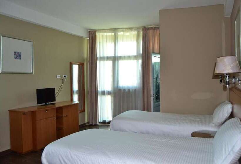 فندق Fasil International