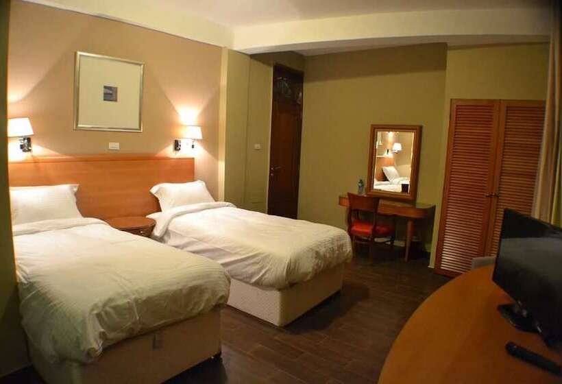 فندق Fasil International