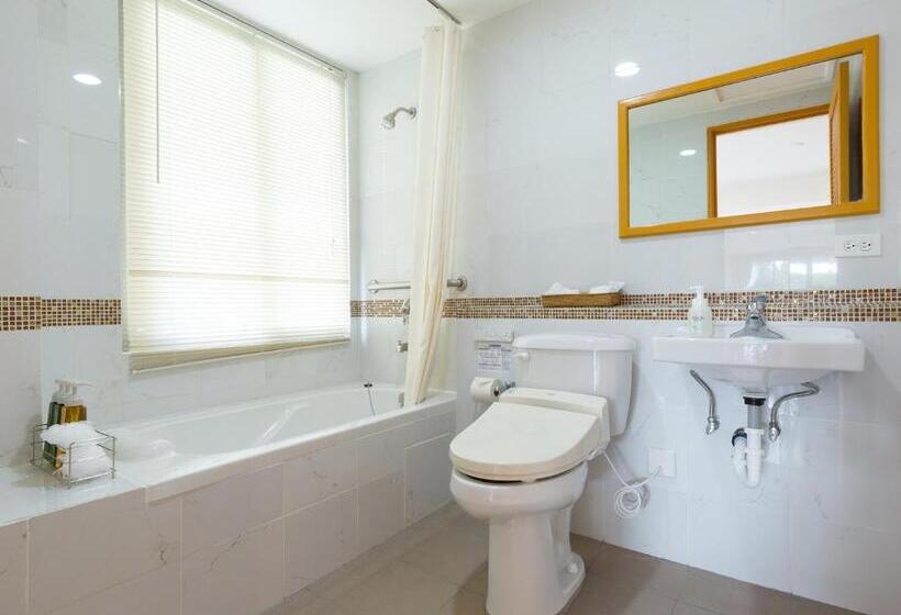 هتل Garden Palace Downtown Koror