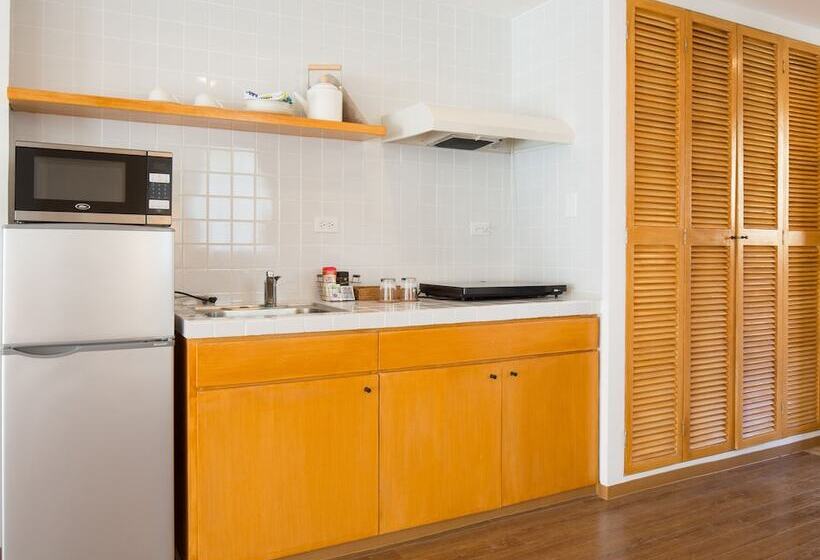 هتل Garden Palace Downtown Koror