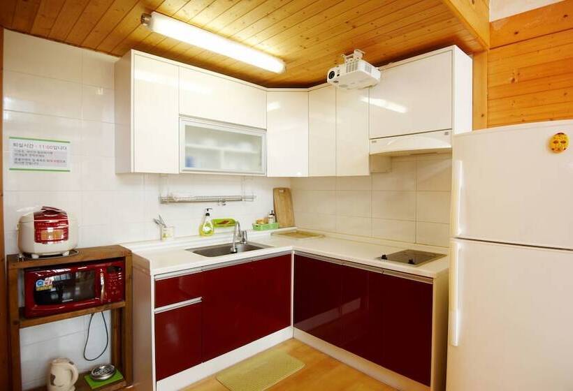 Отель Blue In Blue Pension